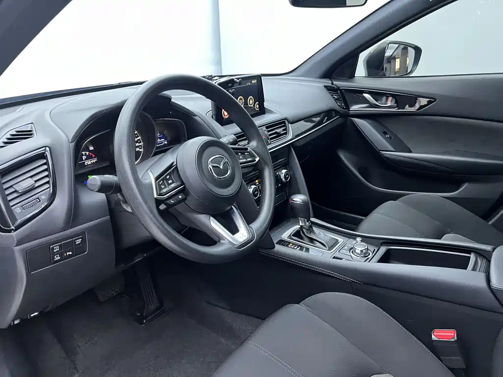 MAZDA CX 4
