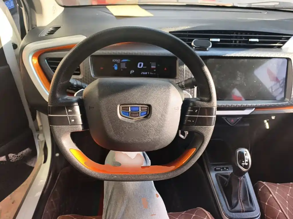 Geely Vision X1 — миниатюра 11