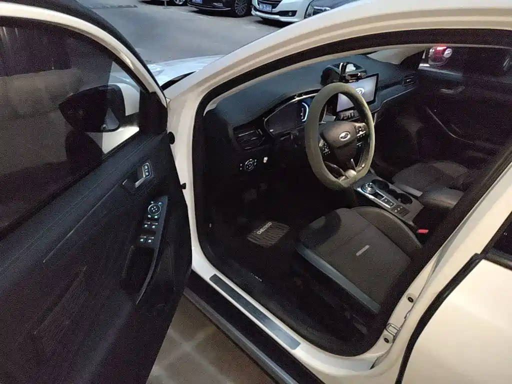 Ford Focus — миниатюра 16