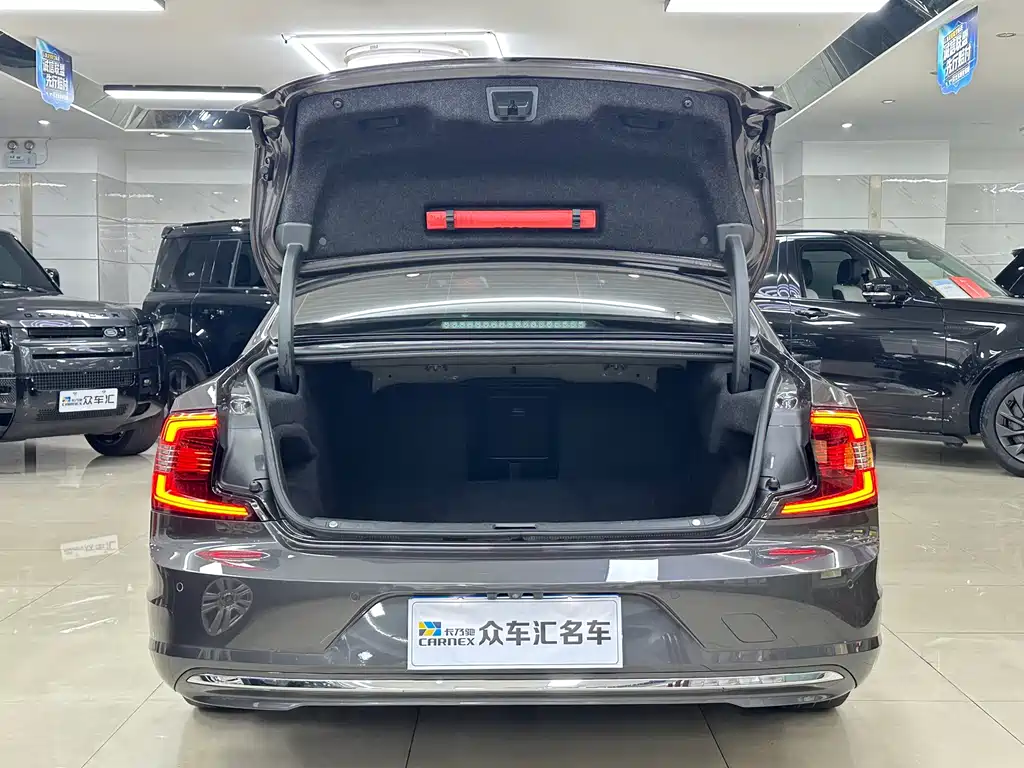 Volvo S90 — миниатюра 21