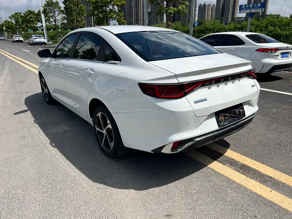 Geely Emgrand L — миниатюра 15