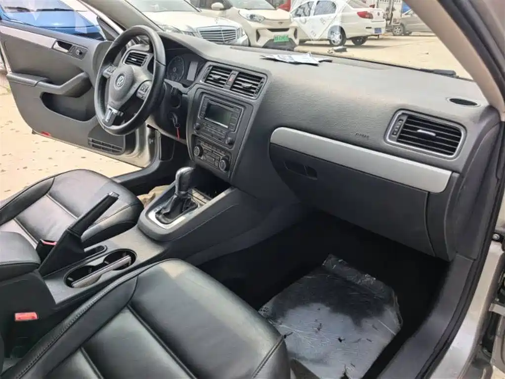 Volkswagen Sagitar 2012 1.4TSI AT Luxury