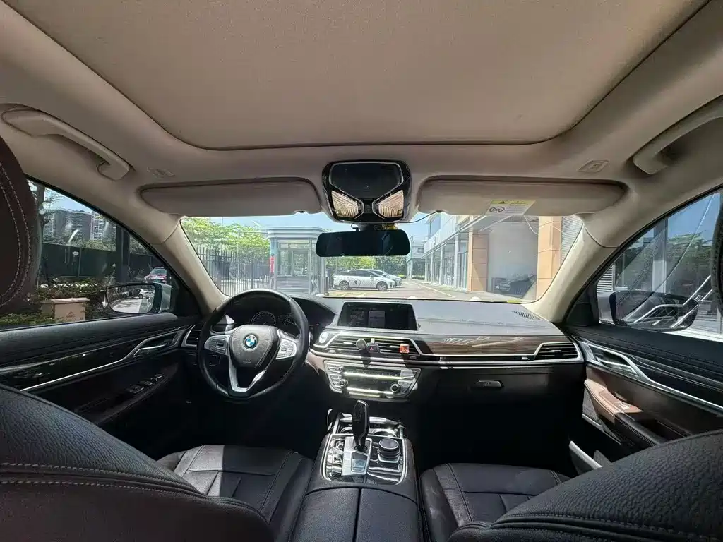 BMW 7 Series 7 2016 730Li Lead