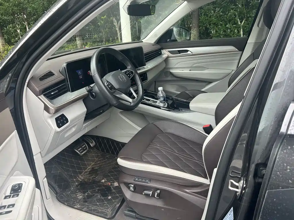 Volkswagen Tavendor 2023 380TSI R-Line