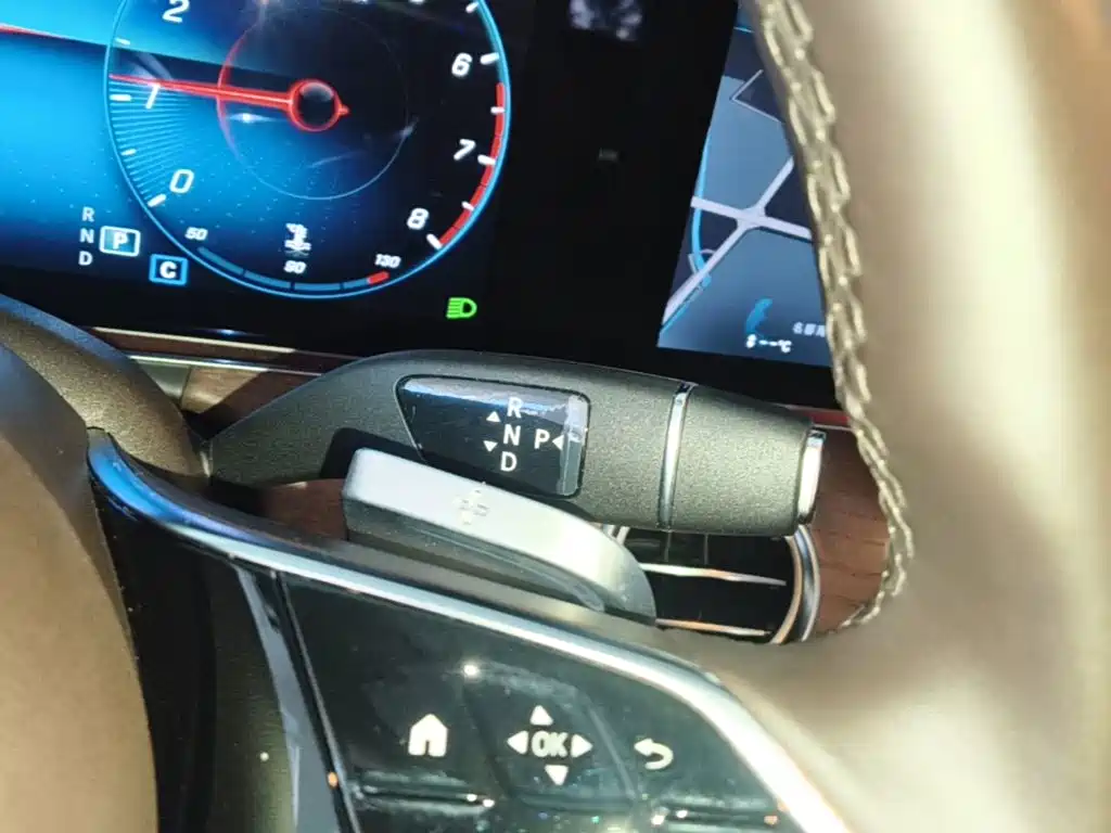 Mercedes-Benz E-Class 2023 — фото 13
