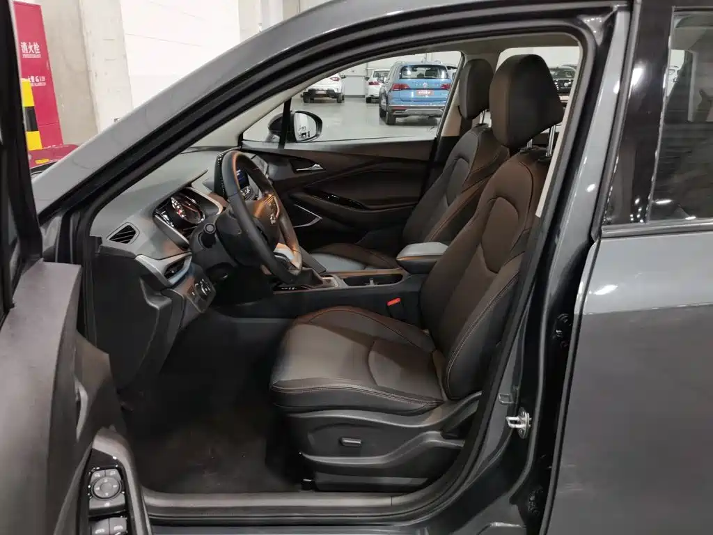 Chevrolet Volando — миниатюра 10