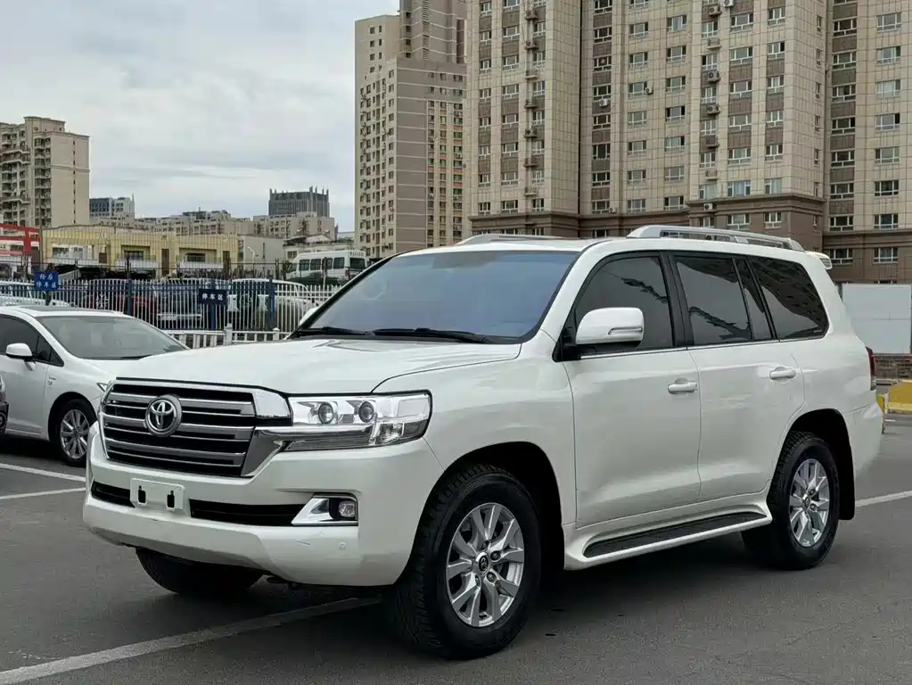 Toyota Land Cruiser 2016 5.7L AT