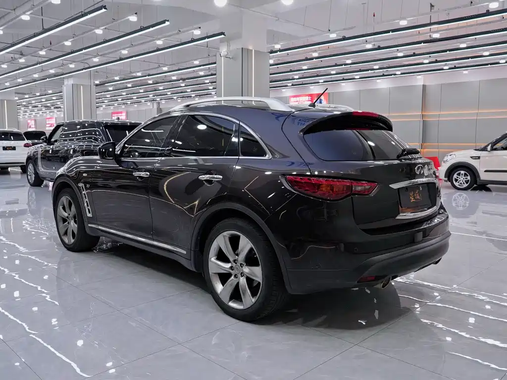 Infiniti QX70 2013 3.7L Standard