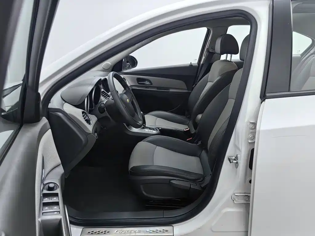 Chevrolet Cruze — миниатюра 10
