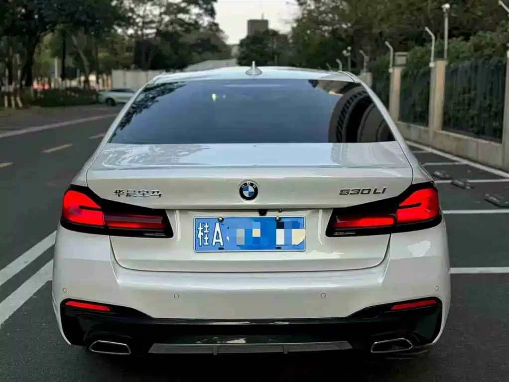 BMW 5 SERIES