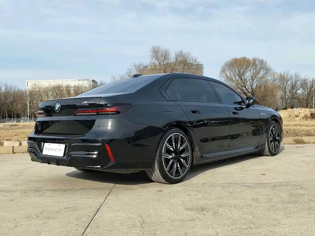 BMW I7 M70L