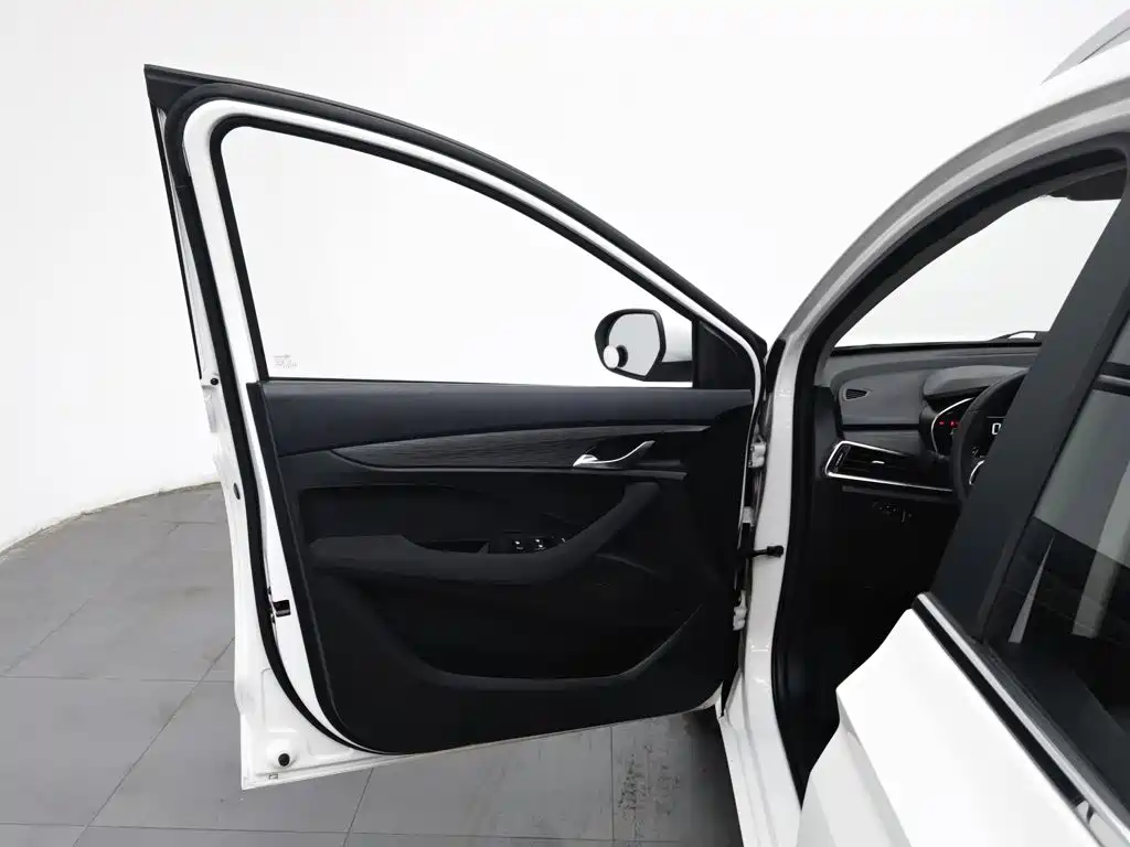 Baojun 360 — миниатюра 8