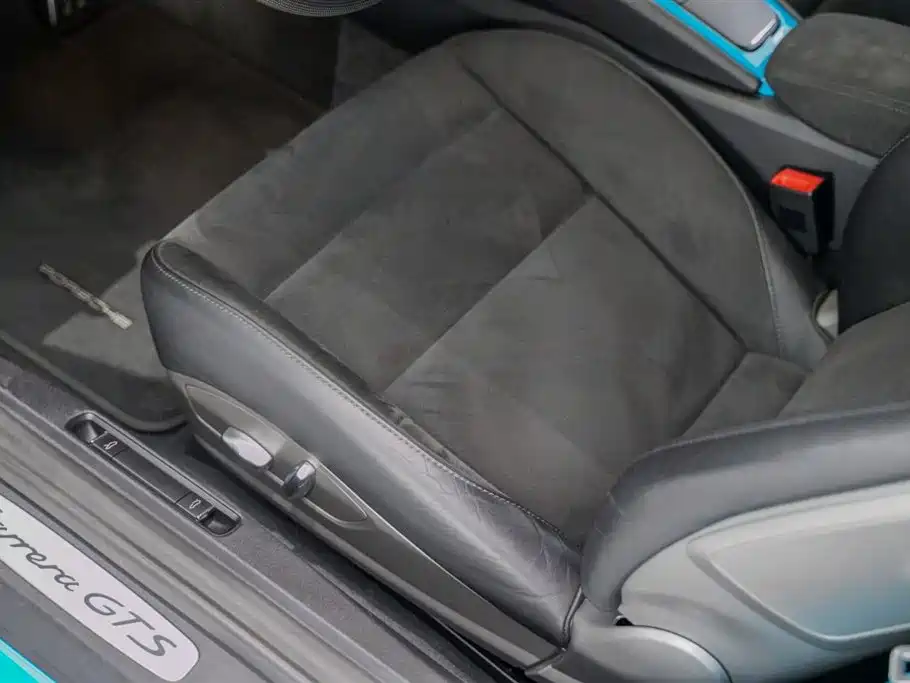 Porsche 911 2017 Carrera 4 GTS 3.0T