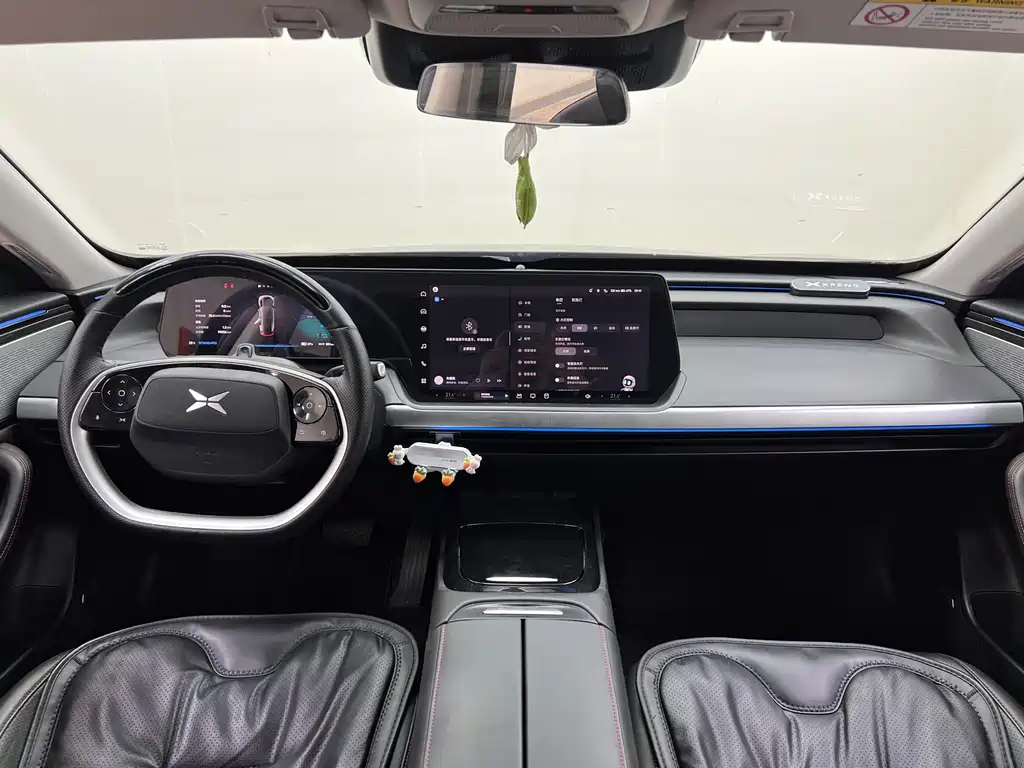 XPeng P7 — миниатюра 21