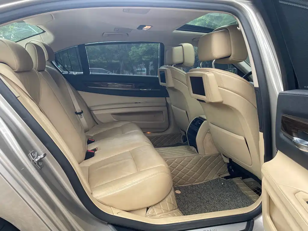 BMW 7 Series 7 2011 730Li Elegant