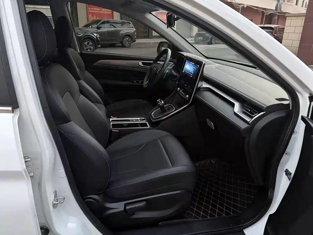 Haval M6 — миниатюра 9