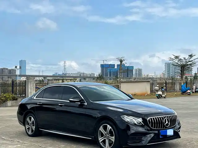 MERCEDES-BENZ E CLASS 2017