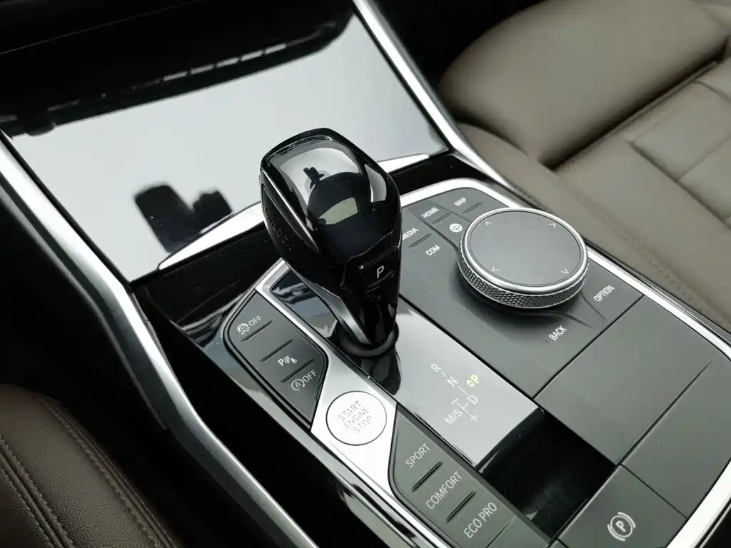 BMW 3 Series — миниатюра 13