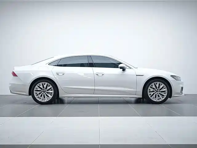 AUDI A7L
