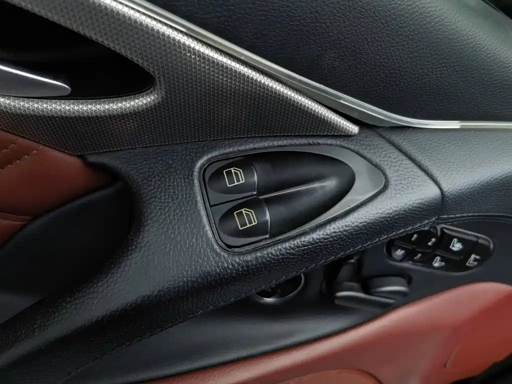 Mercedes-Benz SL-Class — миниатюра 9