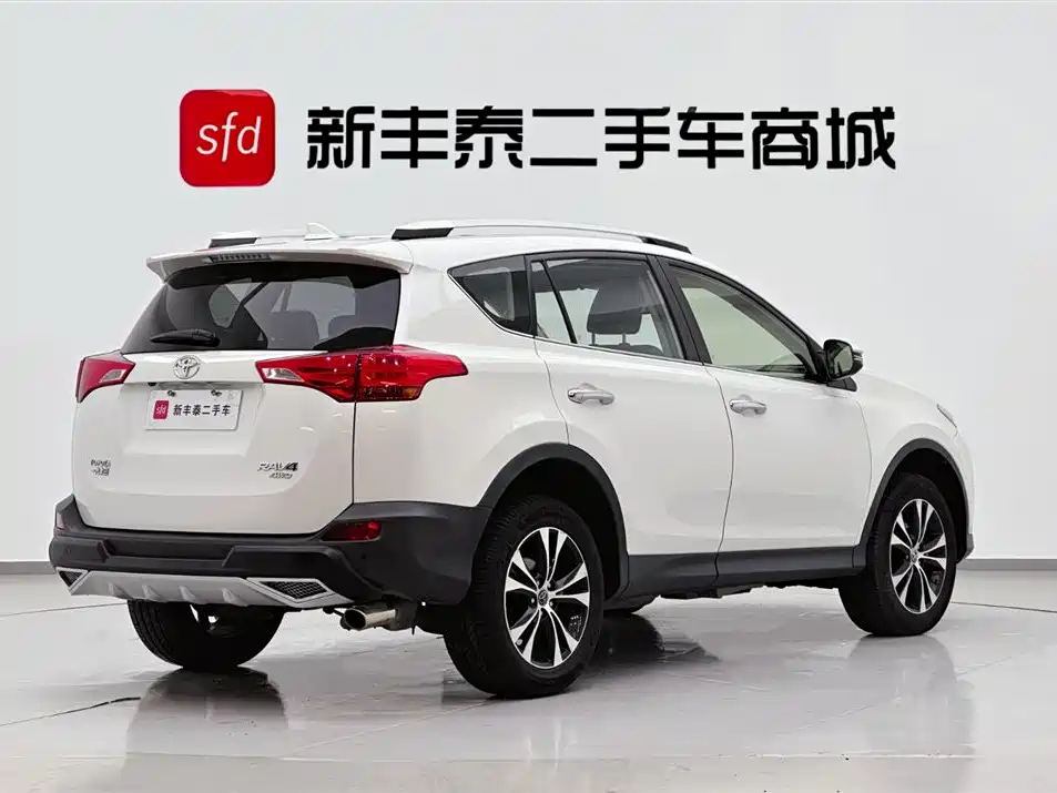 Toyota RAV4 2015 2.5L AT Elite