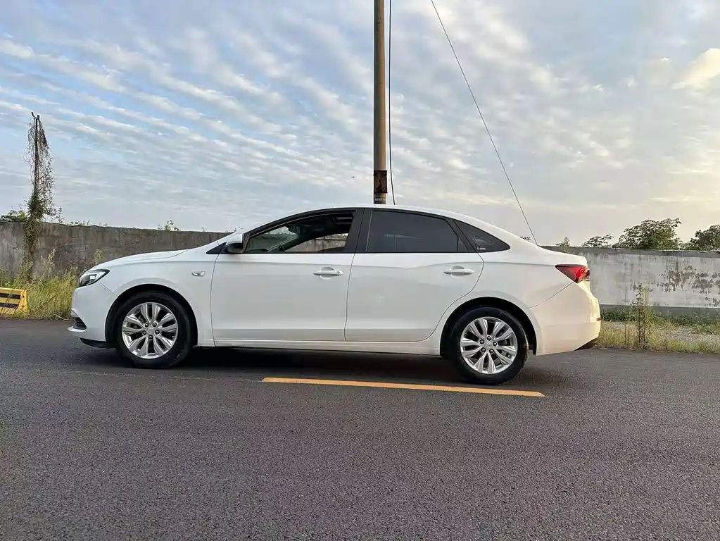 Buick Excelle — миниатюра 15