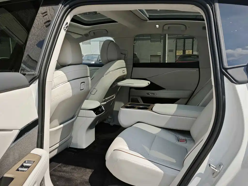 Toyota bZ7 — миниатюра 12