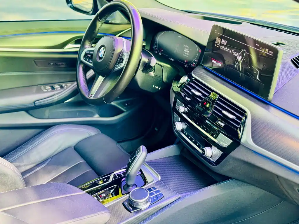 BMW 5 Series 2022 — фото 14