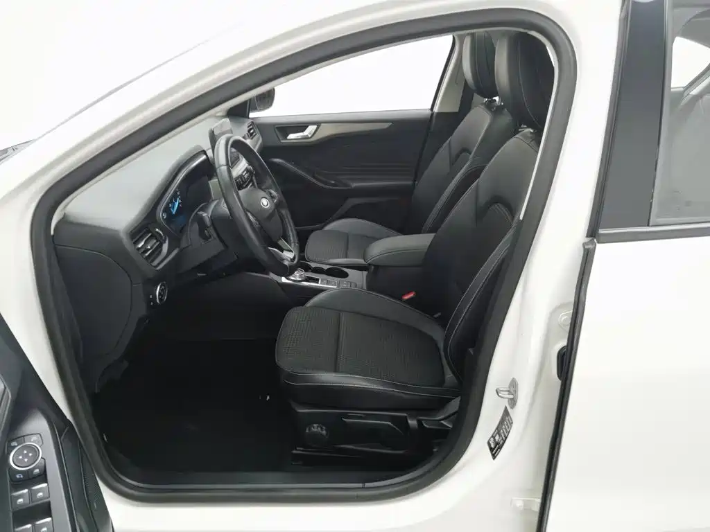 Ford Focus — миниатюра 10