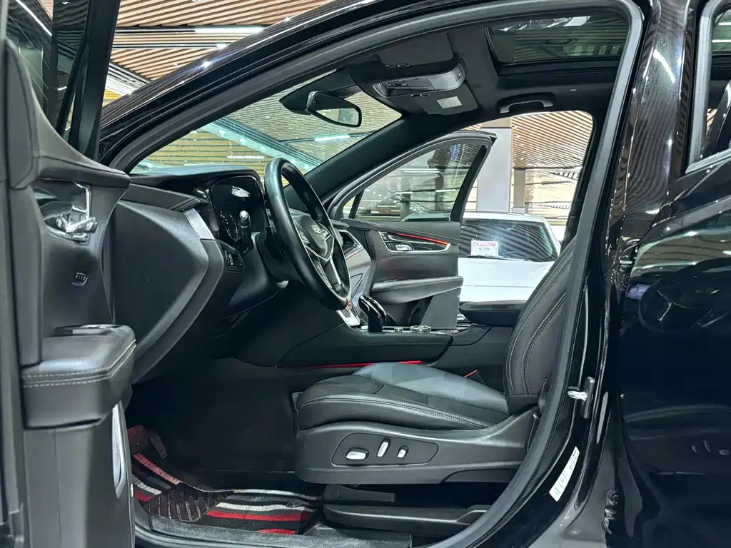 Cadillac XT5 — миниатюра 7