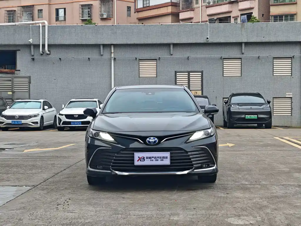Toyota Camry — миниатюра 2