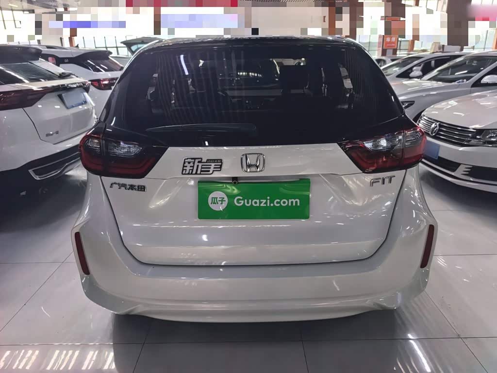 Honda Fit 1.5 л 2023 г. Белый, пробег 38100 км