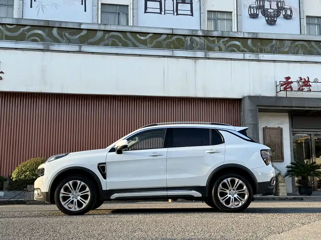 Lynk & Co 01 — миниатюра 4