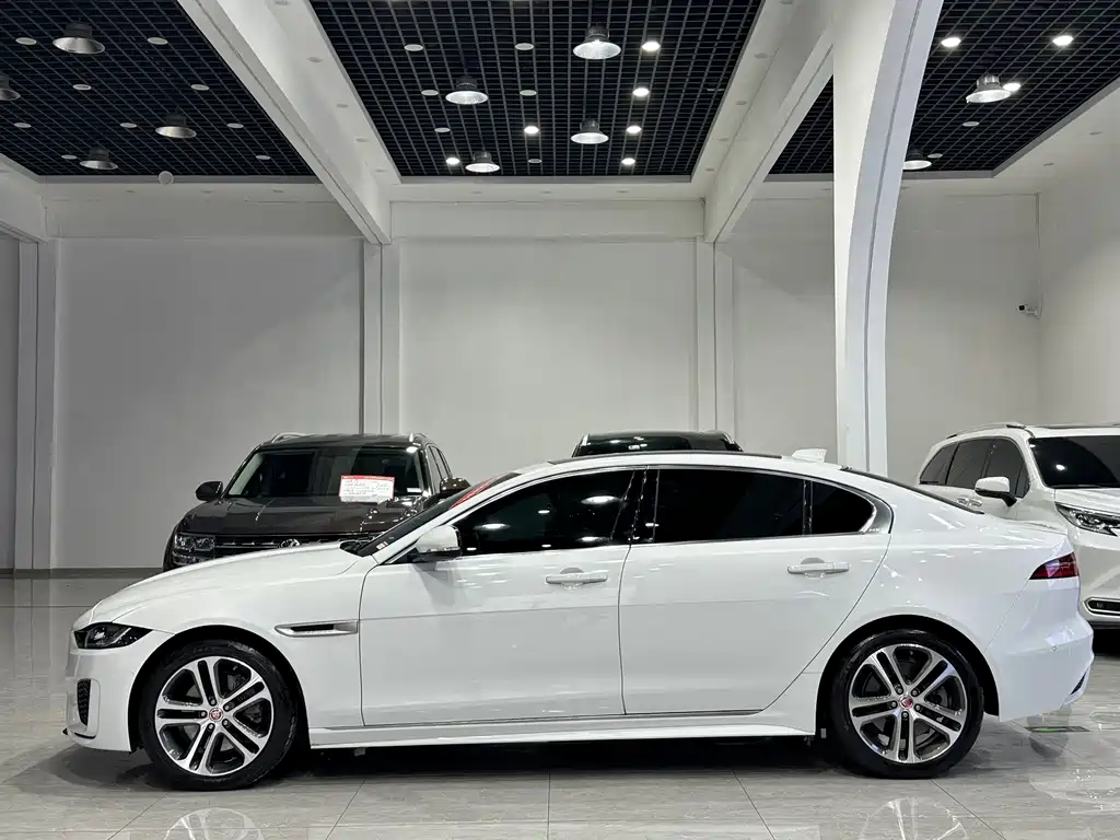Jaguar XEL 2021 2.0T 200PS R-DYNAMIC Sport