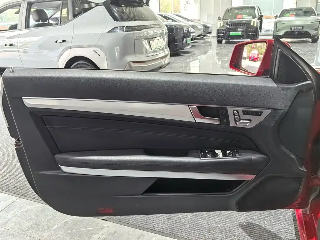 Mercedes-Benz E-Class (Import) — миниатюра 5