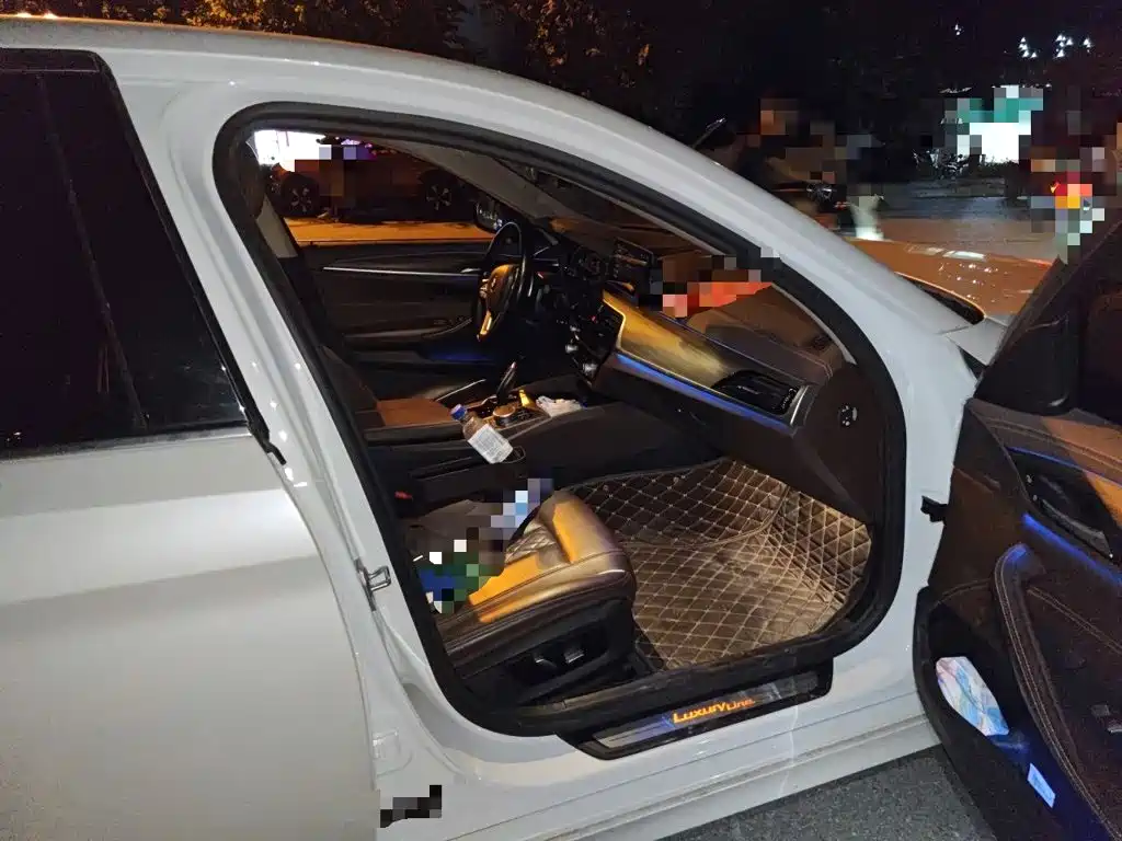 BMW 5 Series — миниатюра 19