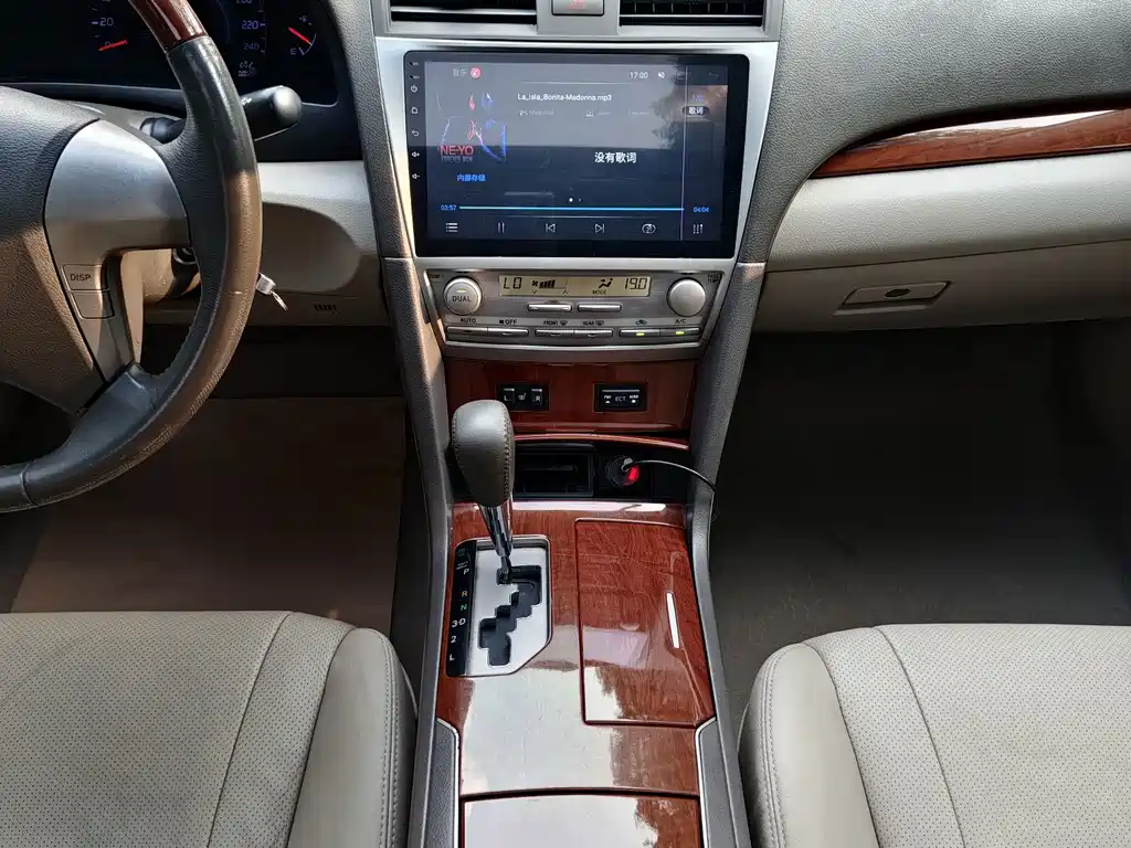Toyota Camry — миниатюра 10