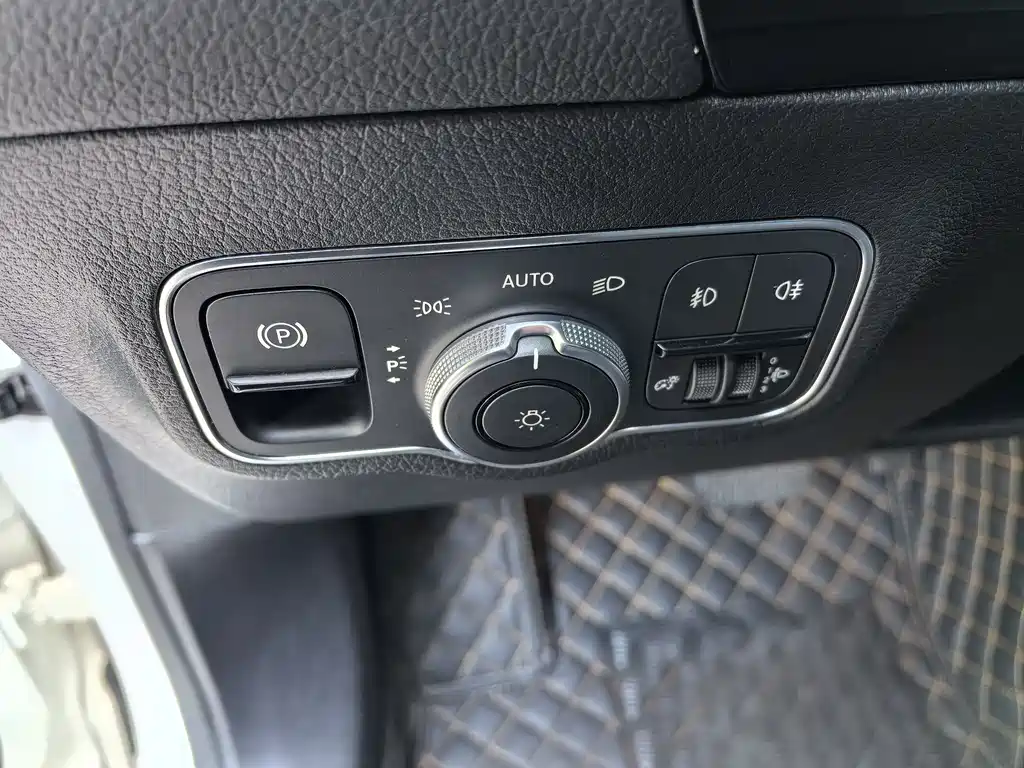 Mercedes-Benz GLA 2020 GLA 180