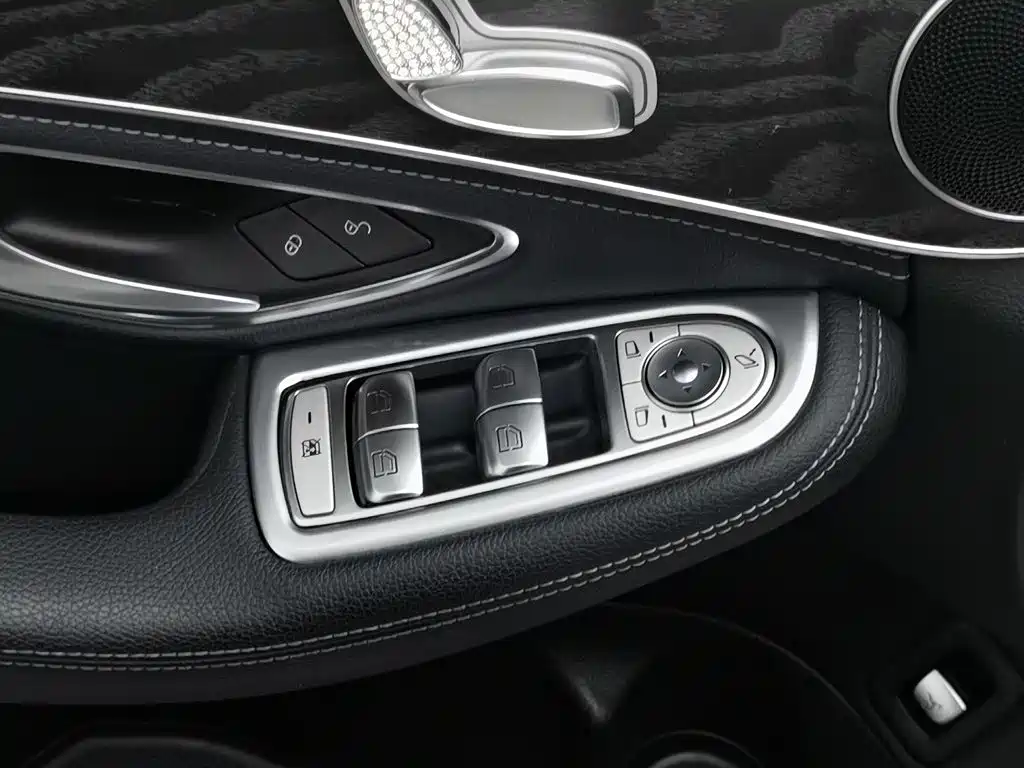 Mercedes-Benz C-Class — миниатюра 9