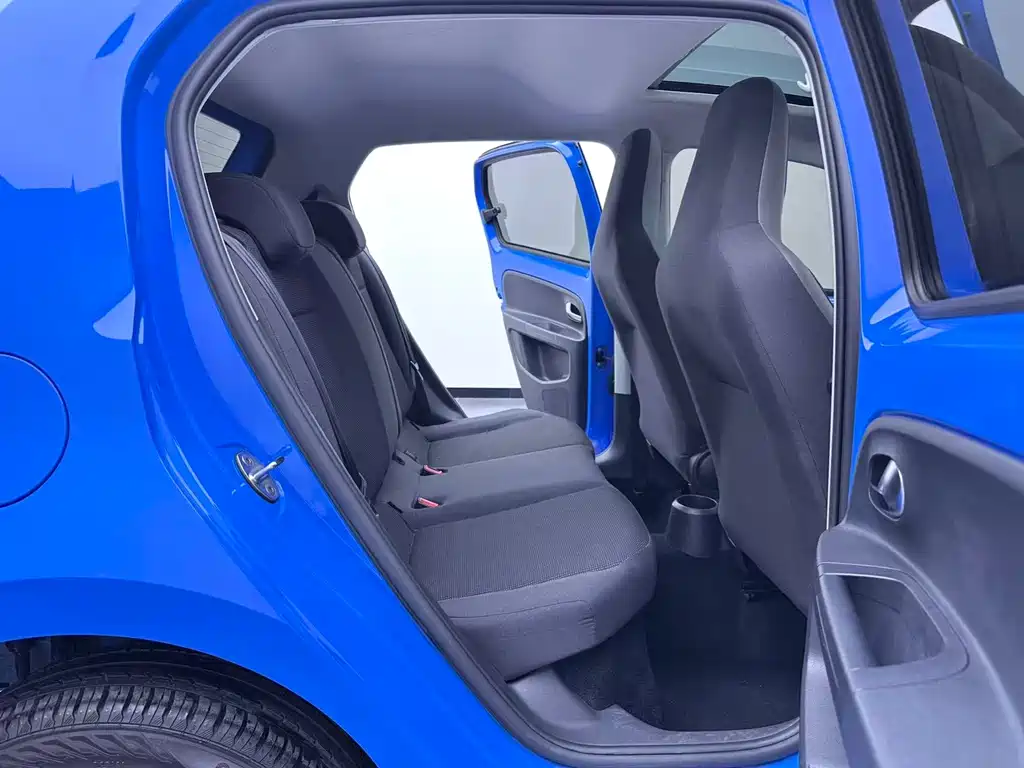 Volkswagen up! — миниатюра 20