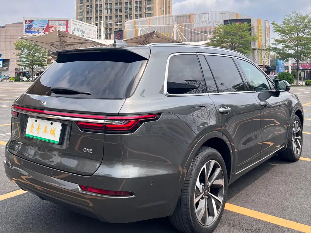 Li Auto ONE 2021 6 мест