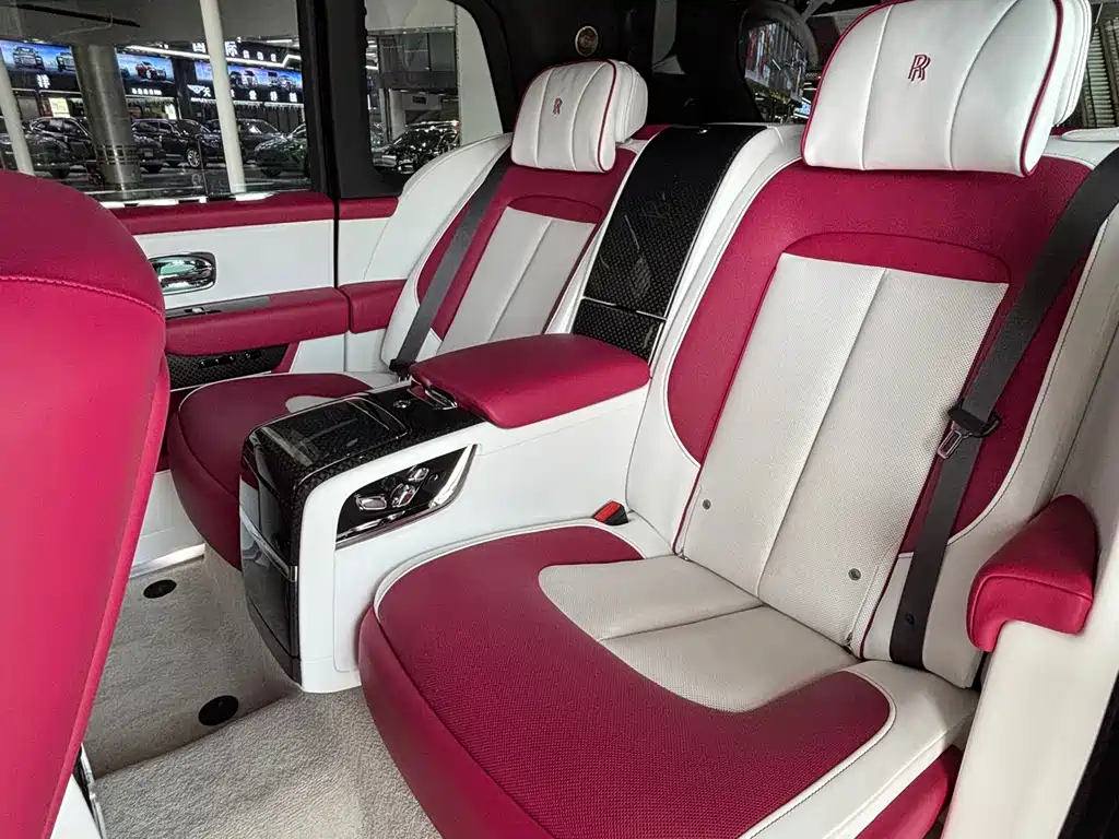 Rolls-Royce Cullinan 2025 Black Badge