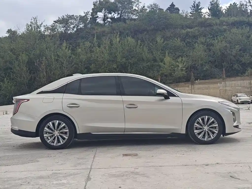 Hongqi Hongqi E-QM5 — миниатюра 12