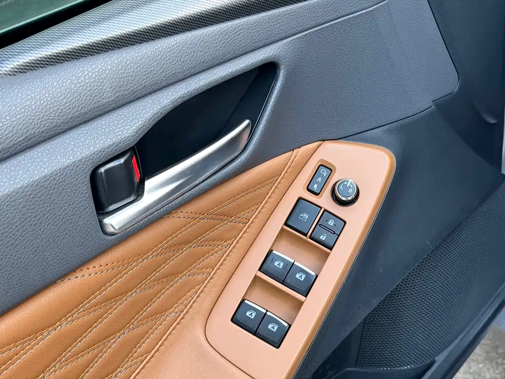 Toyota Avalon — миниатюра 16