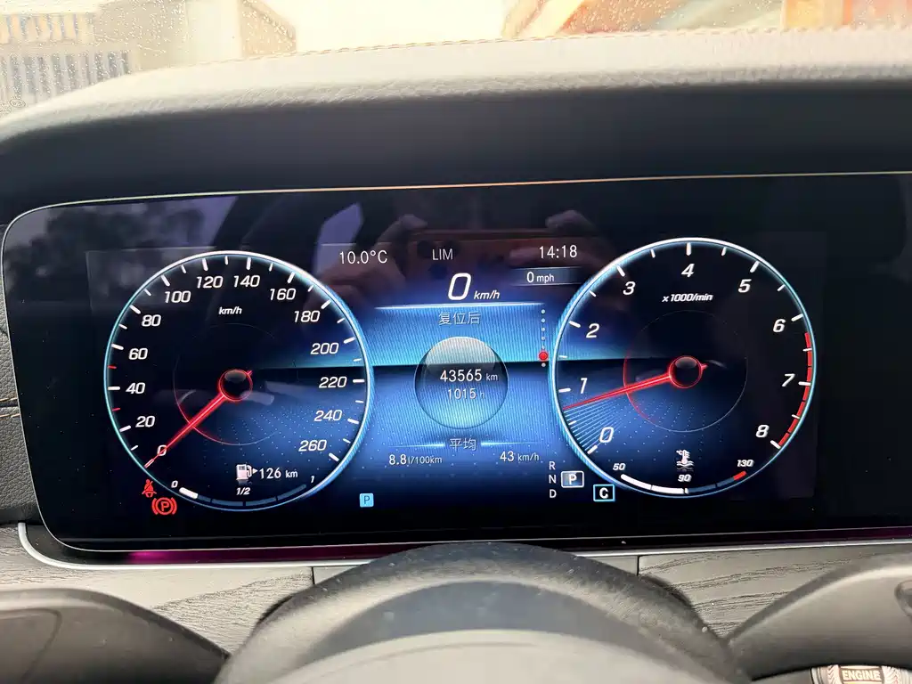 MERCEDES-BENZ E CLASS