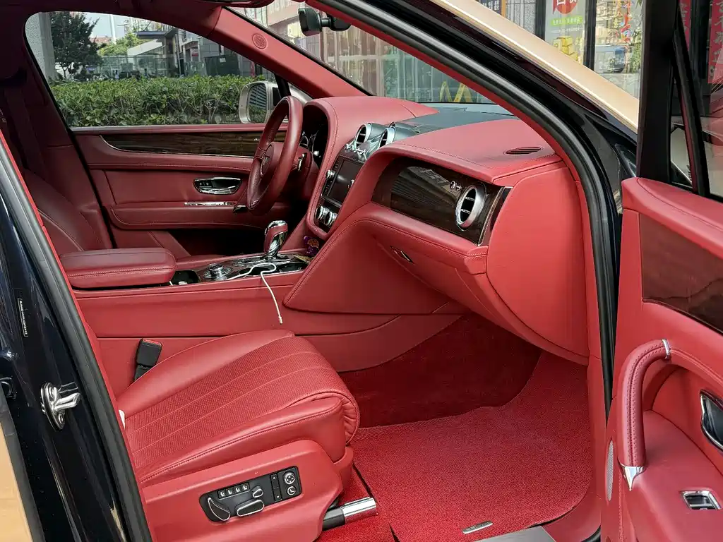 Bentley Bentayga 2018 4.0T V8