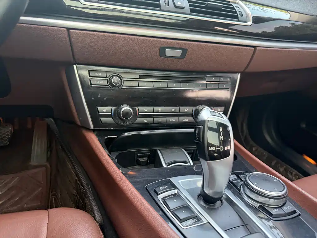 BMW 5 Series GT — миниатюра 10