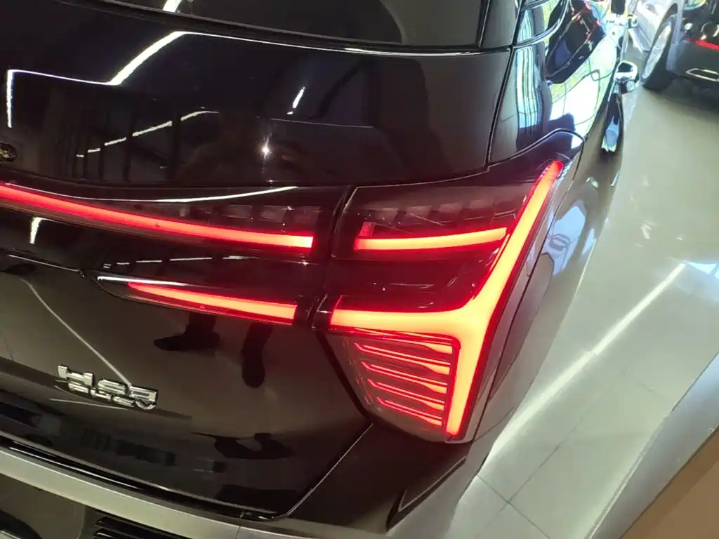 Hongqi Hongqi HS3 PHEV — миниатюра 8
