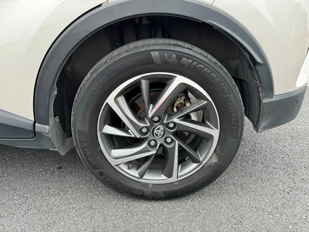 Toyota C-HR 2021 2.0L E-CVT Luxury