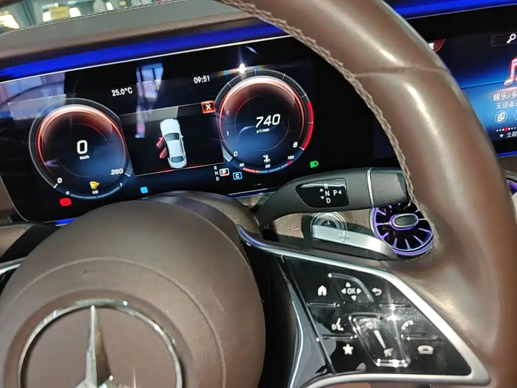 Mercedes-Benz E-Class — миниатюра 14